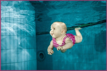 Защо плуването е полезно за бебетата?