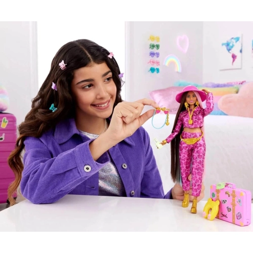 Кукла Barbie Екстра: туристка с тоалет сафари (брюнетка) | PAT29864