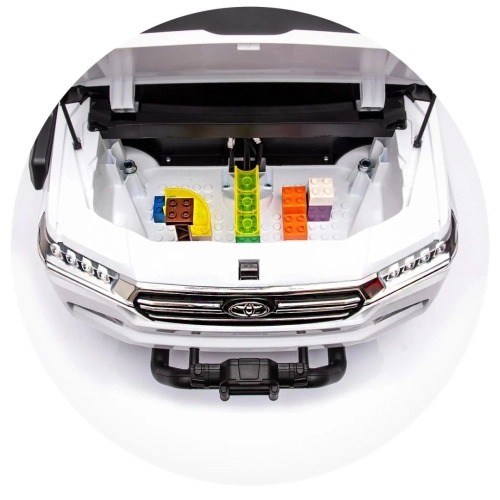 Детски бял акумулаторен джип Toyota Land Cruiser  - 2
