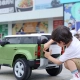 Детски зелен акумулаторен джип 12V Land Rover Defender  - 9