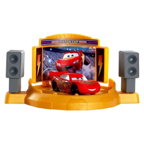 Детски писта Cars Piston Cup с една кола Lightning McQueen PAT63711