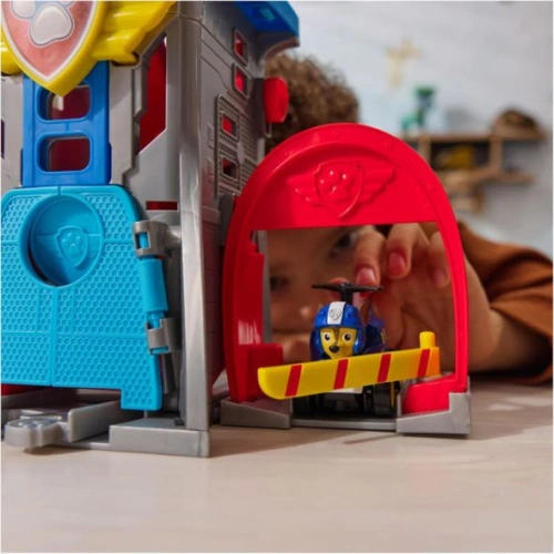 Игрален комплект Paw Patrol Pup Squad Adventure Bay Airport PAT65951