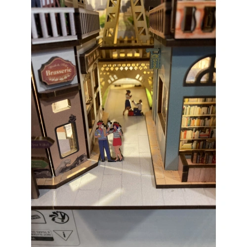 Детски сглобяем модел с LED светлина Париж 168 части PAT68445