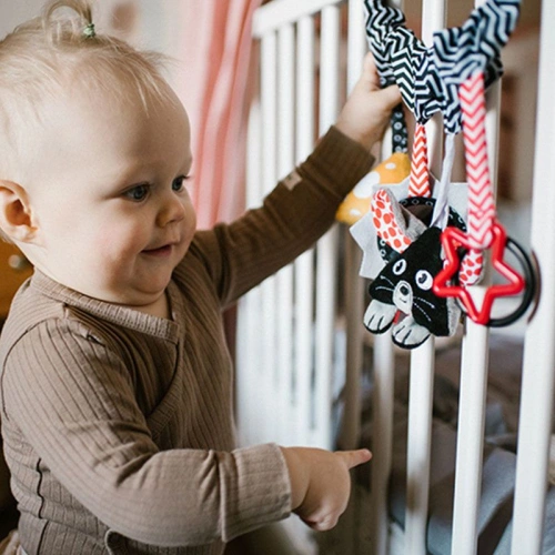 Висулка за бебешка количка и столче Have Fun Cheese & Skip PAT72097