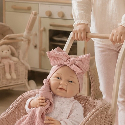 Кукла-бебе Мати с розово плетено гащеризонче и одеялце 40 см PAT80562