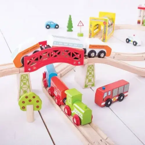 Детски дървен комплект - Влак, релси, летище и аксесоари BigJigs | P114148