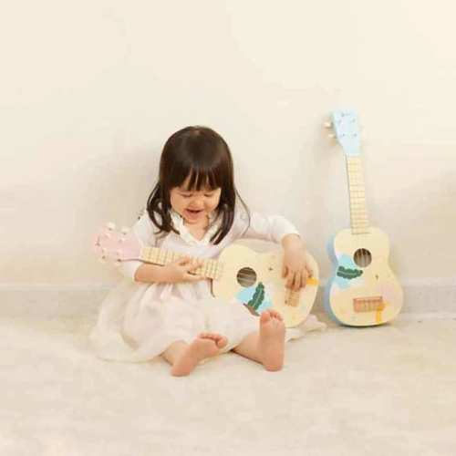 розова китара-укулеле | P140438