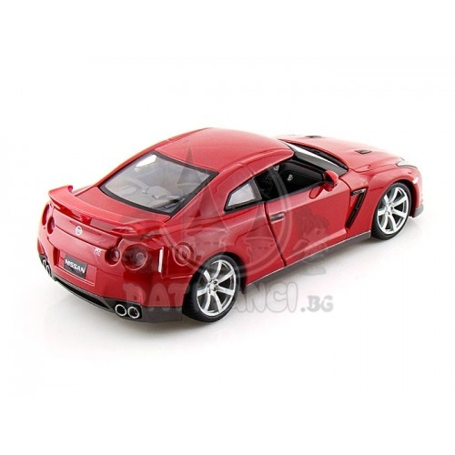 Диамантена Колекция Nissan GT-R 2009 1:18 Bburago | P2449