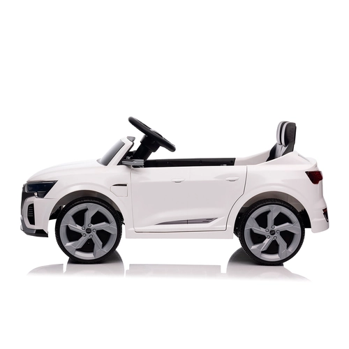 Бял детски електрически джип Audi SQ8 PAT67865